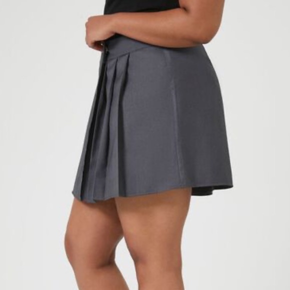 Pleated A line mini skirt forever 21 - Picture 2 of 4